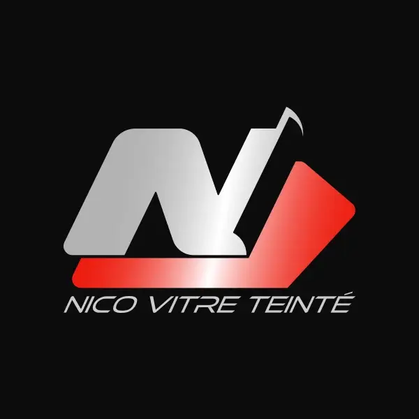 Logo créé par By Your Side Design pour Nico Vitre Teinté